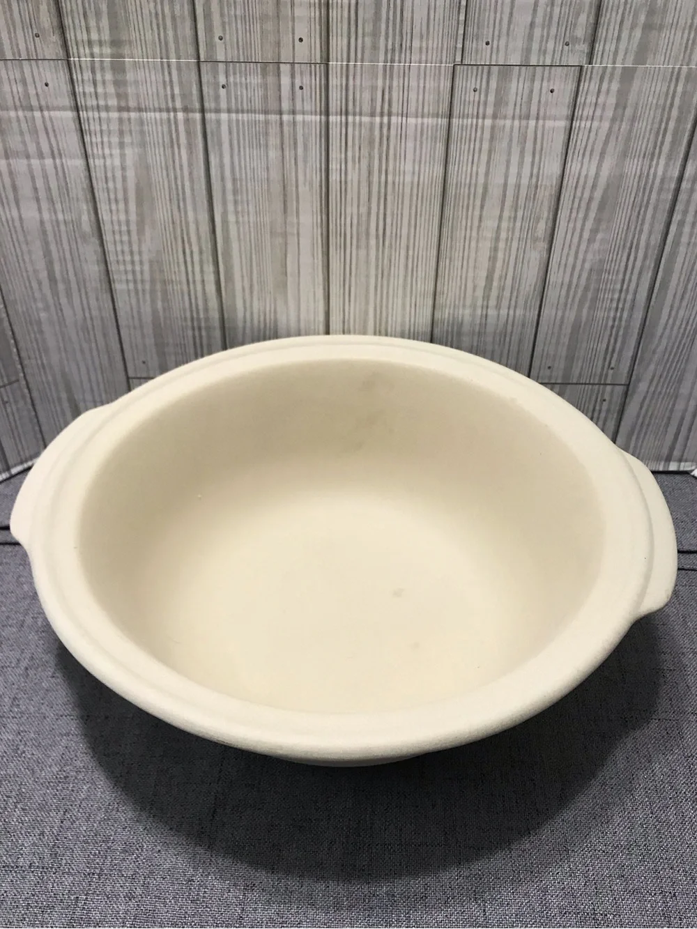Large PamperChef Stoneware Baking Bowl